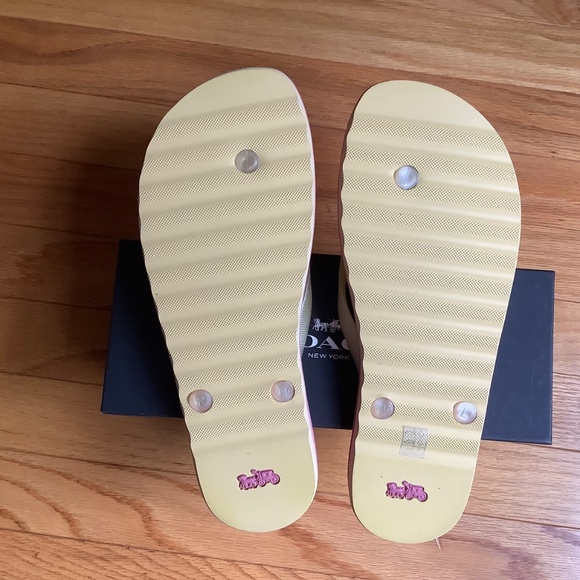 Coach X Disney Tay Flip Flop With Minnie Mouse SZ 9/10 NWOT - Picture 8 of 11